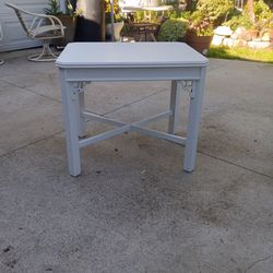 End Table /White