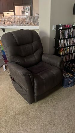 Electric lift recliner excellent condition