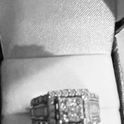 White Gold Size 7 Diamond 