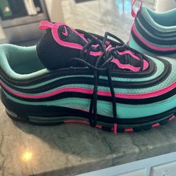 Rare Like New Nike South Beach Alternate