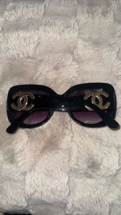 Black sunglasses