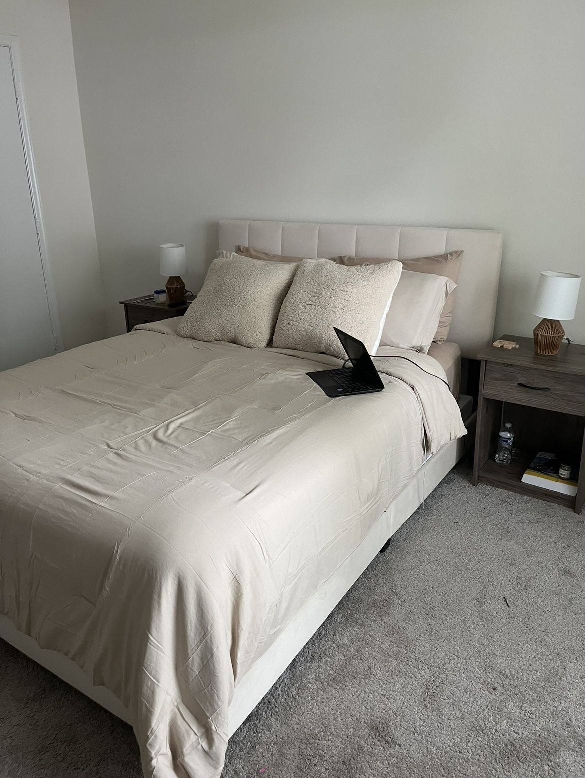 Queen Bed Set – Frame + Box Spring + Mattress – $300 (Roxborough)