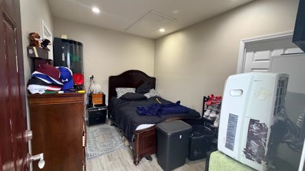 Queen bed