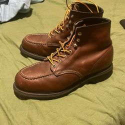 90s Lace Up Red Wings 
