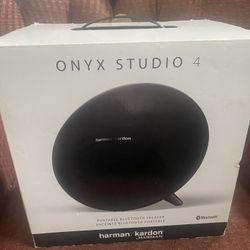 NEW SEALED Harman Kardon Onyx Studio 4 Bluetooth Speaker Black