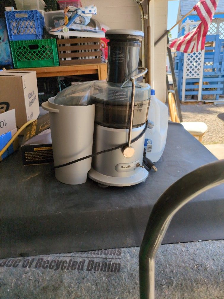 Juicer Very Good Just Buying A Press Juicer. Asking $25.