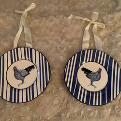 Set Of Two Wall Rooster Plates With Ribbon Hanger 
