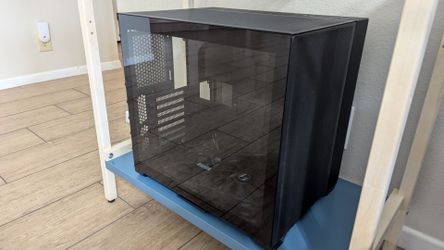 Lian Li O11 Air Mini black PC case (ATX, micro-ATX, mini-ITX) comes in original box with manual