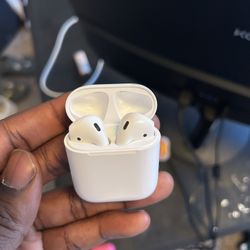 Apple AirPods (2nd Generation)
