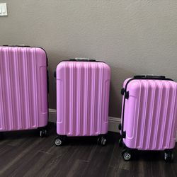 Brandnew 3 set luggage’s retail value $189 + tax