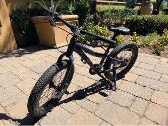 Co-op Cycles REV 20 6-Speed Kids Mountain Bike – Like New
