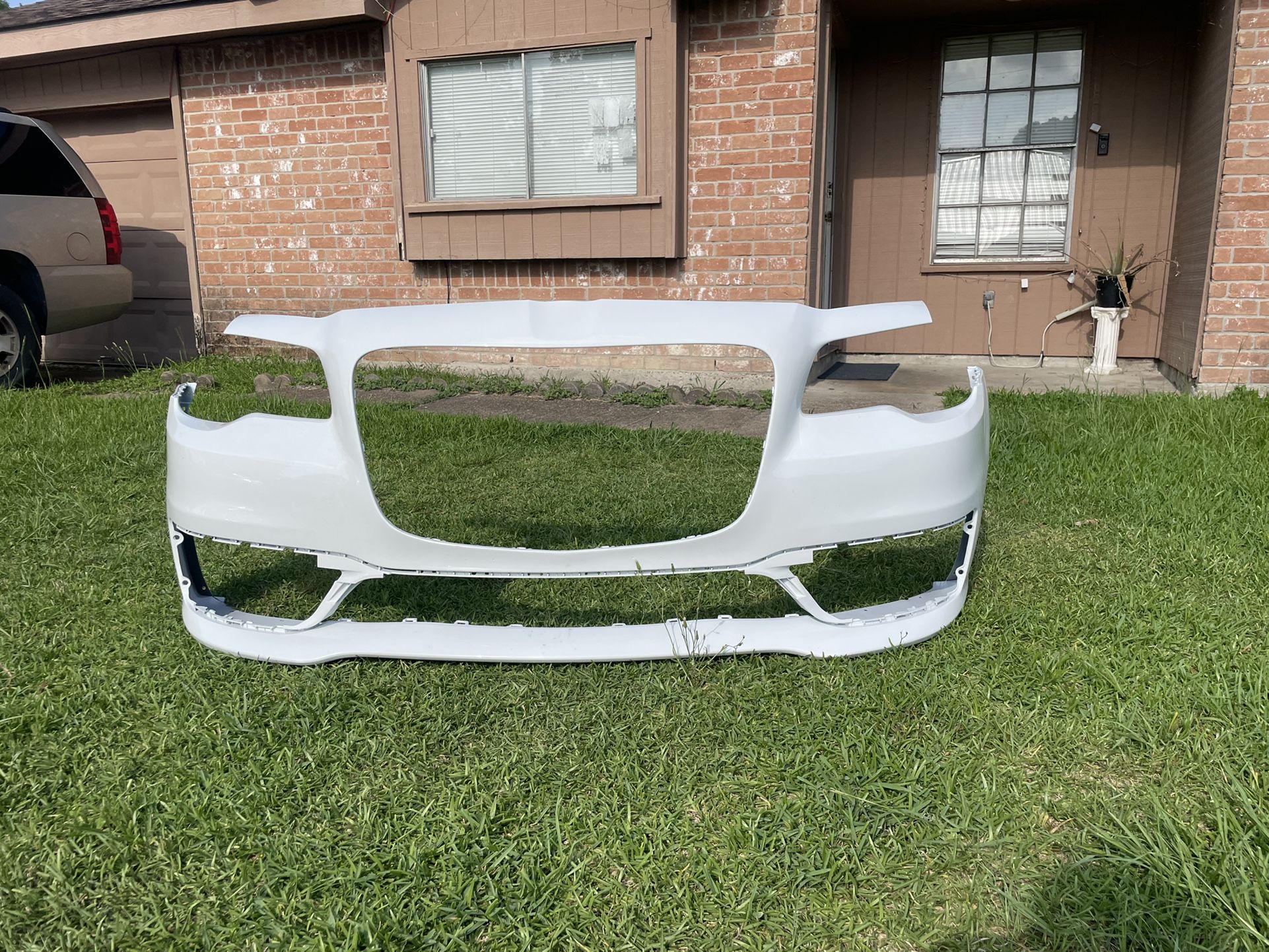 New Painted 2015-2021 Chrysler 300s Front Bumper W/O SENSOR TYPE 2 W/SRT-8 300