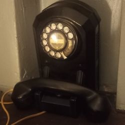 Antique Wall Hanging Phone 