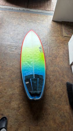 Orozco Surfboard  -  5’6”