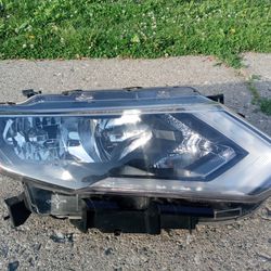 2018 Nissan Rogue LED Headlight Passenger