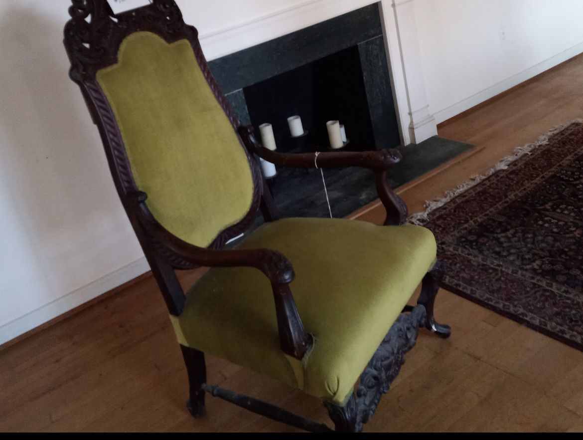 Antique Queen Chair 