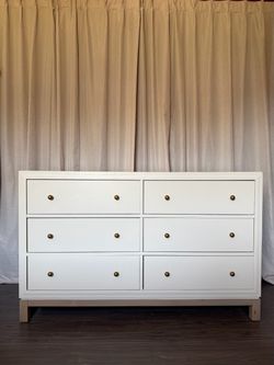 Beautiful 6-Drawer Dresser