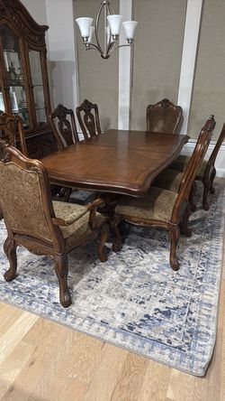 Real oak dining room table & chairs