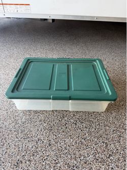 Tote with lid