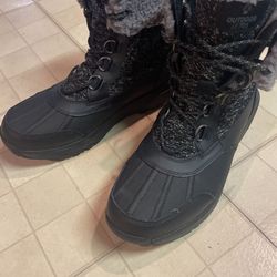 New Skechers boots size 10 1/2