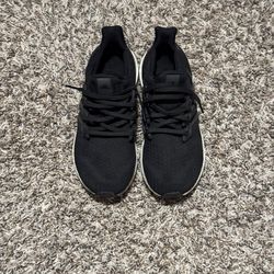 Black Adidas Ultraboost (size 7Y)