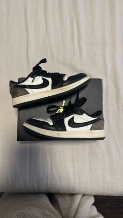 Jordan 1 Low Mocha PS Size 12c USED