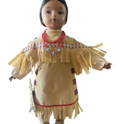 Doll Native American Sandy Dolls Lakota Sioux Women Doll 12" Vintage.  T-15