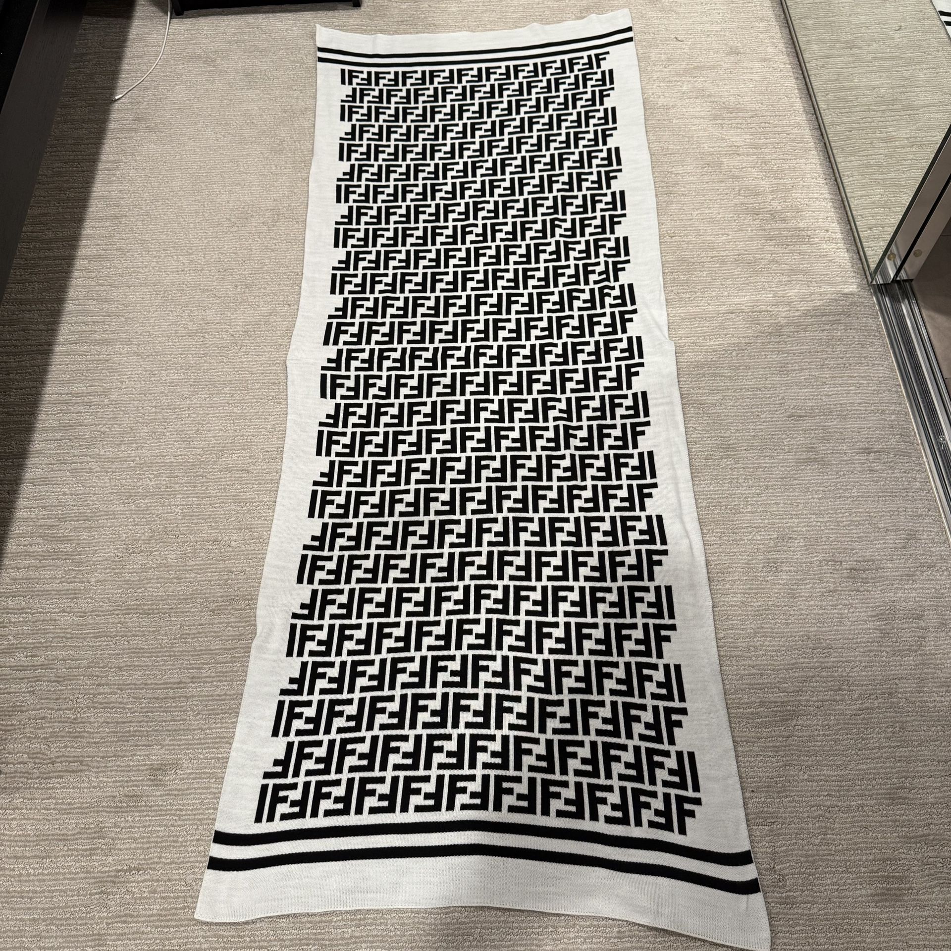 Fendi Large Reversible White & Black Scarf *NEW* 67x26 inches