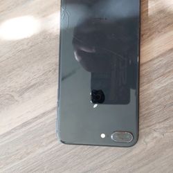 iPhone 8 , locked And Cracked 