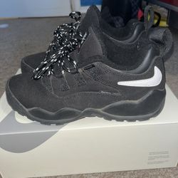 Supreme Sb Darwin Low Black