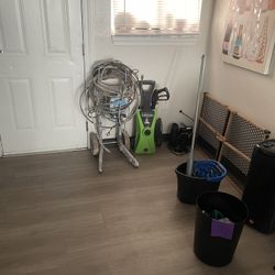 Pressure Washing / Paint Commercial 