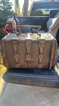 Vintage chest