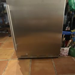 Kalamera Beverage Refrigerator Stainless Steel 24in  5.3 cubic feet