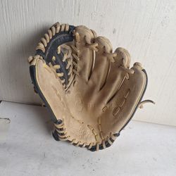 Rawlings Gold Baseball Glove, 11.5"