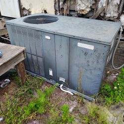 5 Ton Outside Ac Unit With Heat Pump And Heat Strip 