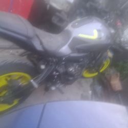 Motocicleta Usada En Buen Estado Prende Y Corre No Tiene El Frente Ni Velocimetro