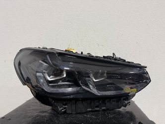 BMW X3 RIGHT HEADLIGHT 2022