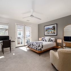 Modern Queen Size Bed With Mattress 