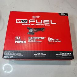 Milwaukee
M18 FUEL 18V Lithium-Ion Brushless Cordless 4-1/2 in./5 in. Grinder w/Paddle Switch (Tool-Only)