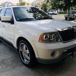 2004 Lincoln Navigator Top Of The Line