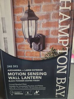 WALL FLASHLIGHT WITH MOTION DETECTION