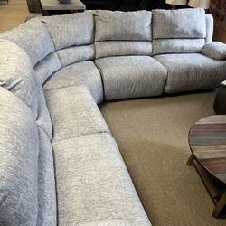 HUGE ENTERTAINMENT RECLINING SECTIONAL!