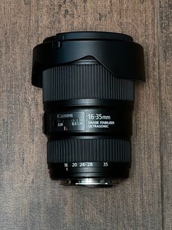 Canon EF 16-35mm f/4L IS USM Lens - Excellent Condition with Original Box
