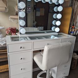 Beautiful Vanity New With Bluetooth and Speaker  