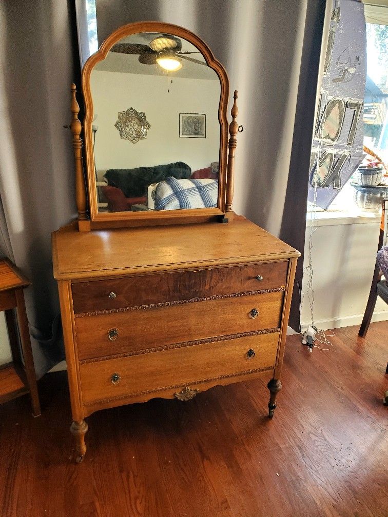 3 Drawer Wood Dresser With Mirror