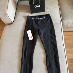 Alo Yoga Alosoft Relay Leggings in Black small