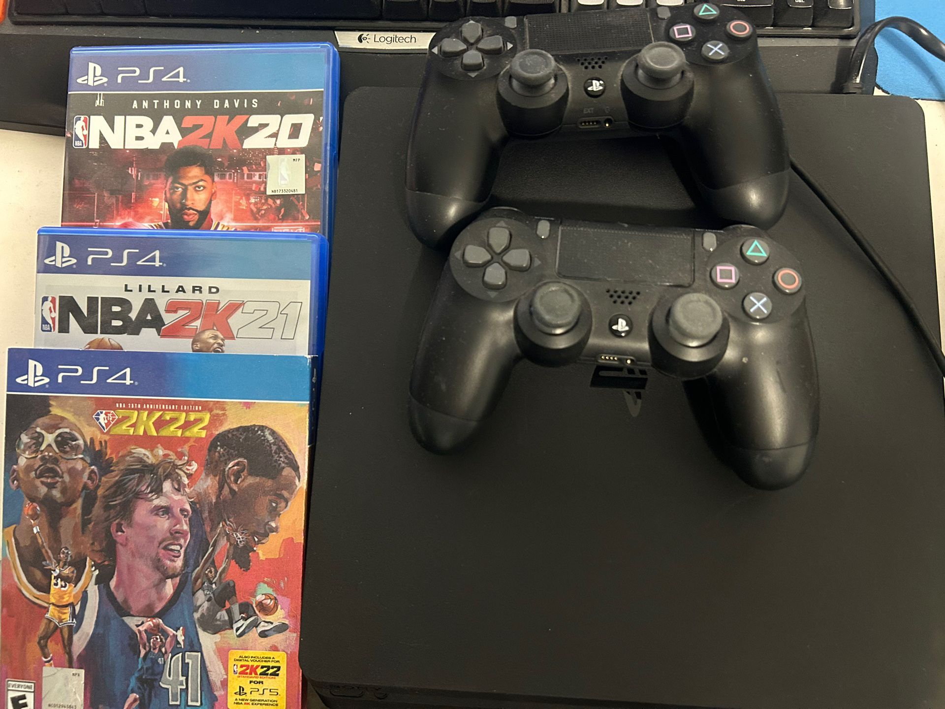 Sony PlayStation PS4 Slim 1TB Black CUH 2115B Includes controllers,  GAMES