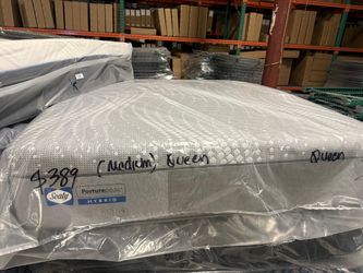 Queen Sealy Posturpedic Hybrid display $289🚨