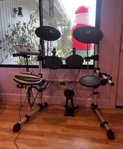 Yamaha Electric Drum Set