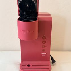 Keurig Single Serve Coffee Maker – Red – Barely Used